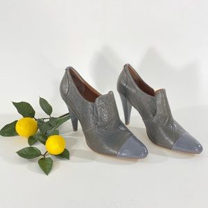 Calvin Klein Leather Grey Ankle Booties Heels Chrissie 9 Cap Toe Slip-In Retro